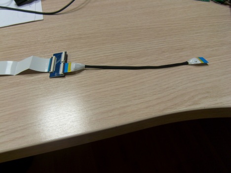 File:Connect NAND clips - connect NAND flatcable to Y-subboard.jpg