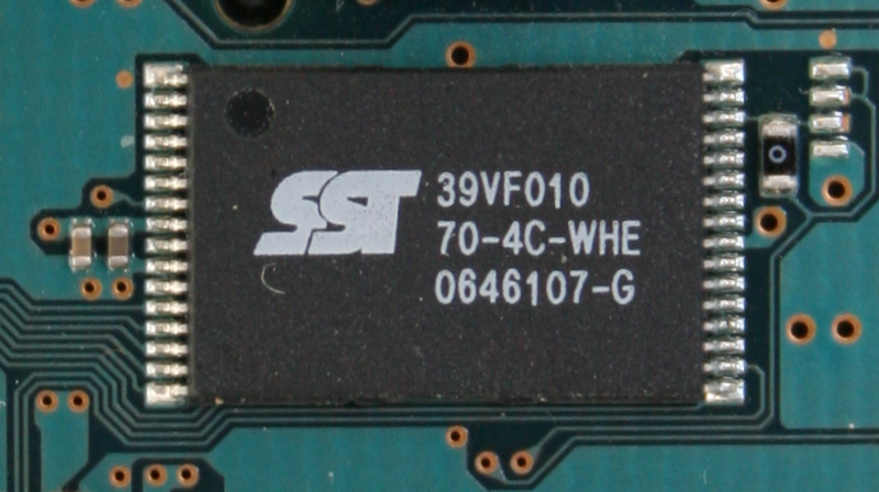 File:SST 39VF010 70-4C-WHE 0646107-G-Multicardreader.png