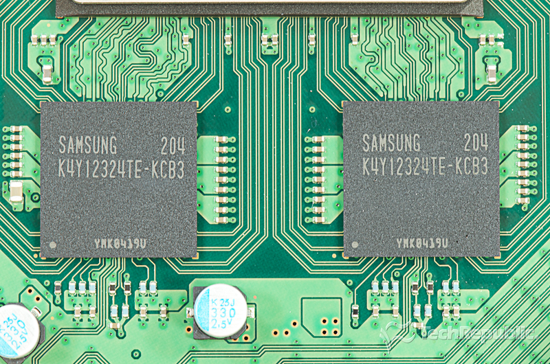 File:Samsung K4Y12324TE-KCB3 in CECH-4001B MSX-001.png