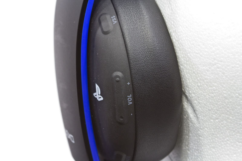 File:PlayStation Gold Wireless Stereo Headset - detail3.jpg