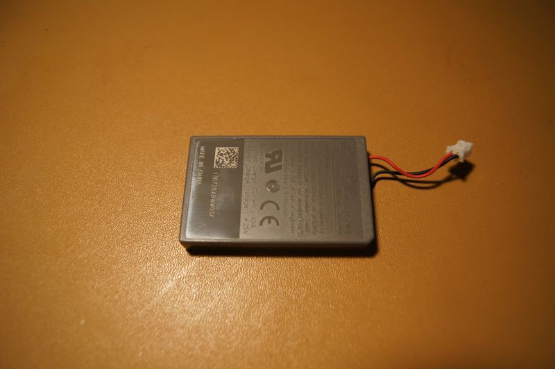 File:DualShock4 - 3.65V li-ion 1000mAh LiOn battery.jpg